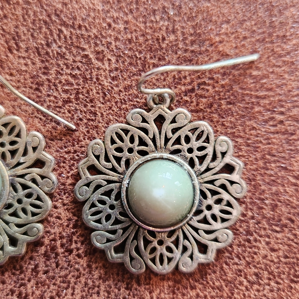 Celtic Knots Sterling Silver Filigree Earrings - Picture 3 of 4